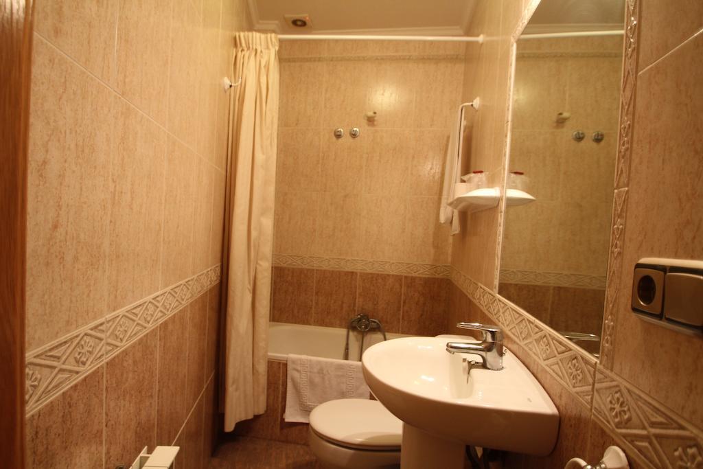 Hostal Restaurante Cuatro Caminos Calera y Chozas Δωμάτιο φωτογραφία